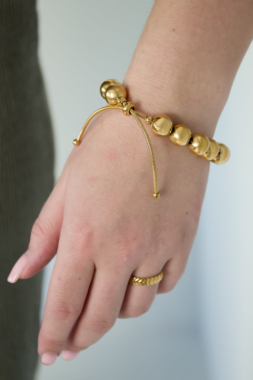 Hollow bead bracelet-12mm