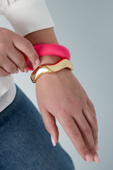 Wavy bangle